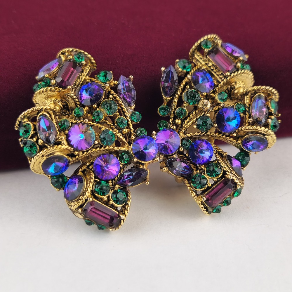 Blythe & Blythe Vintage Purple/Blue Green Rhinestone Clip On Earrings Gold Tone‎